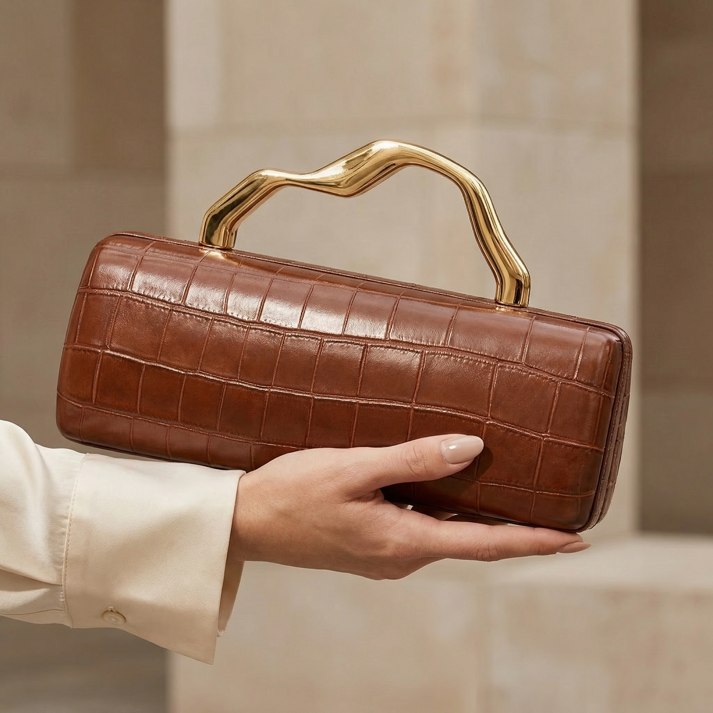 Velora Sculpt Clutch
